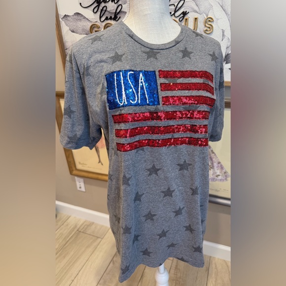 BOUTIQUE USA Patriotic Sequin Star Tee - Picture 1 of 9